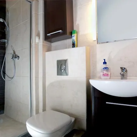 Apartament Garbary 53 *